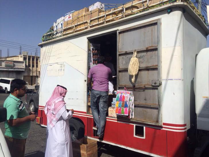 بالصور.. حملة تفتيشية على المحلات بـ